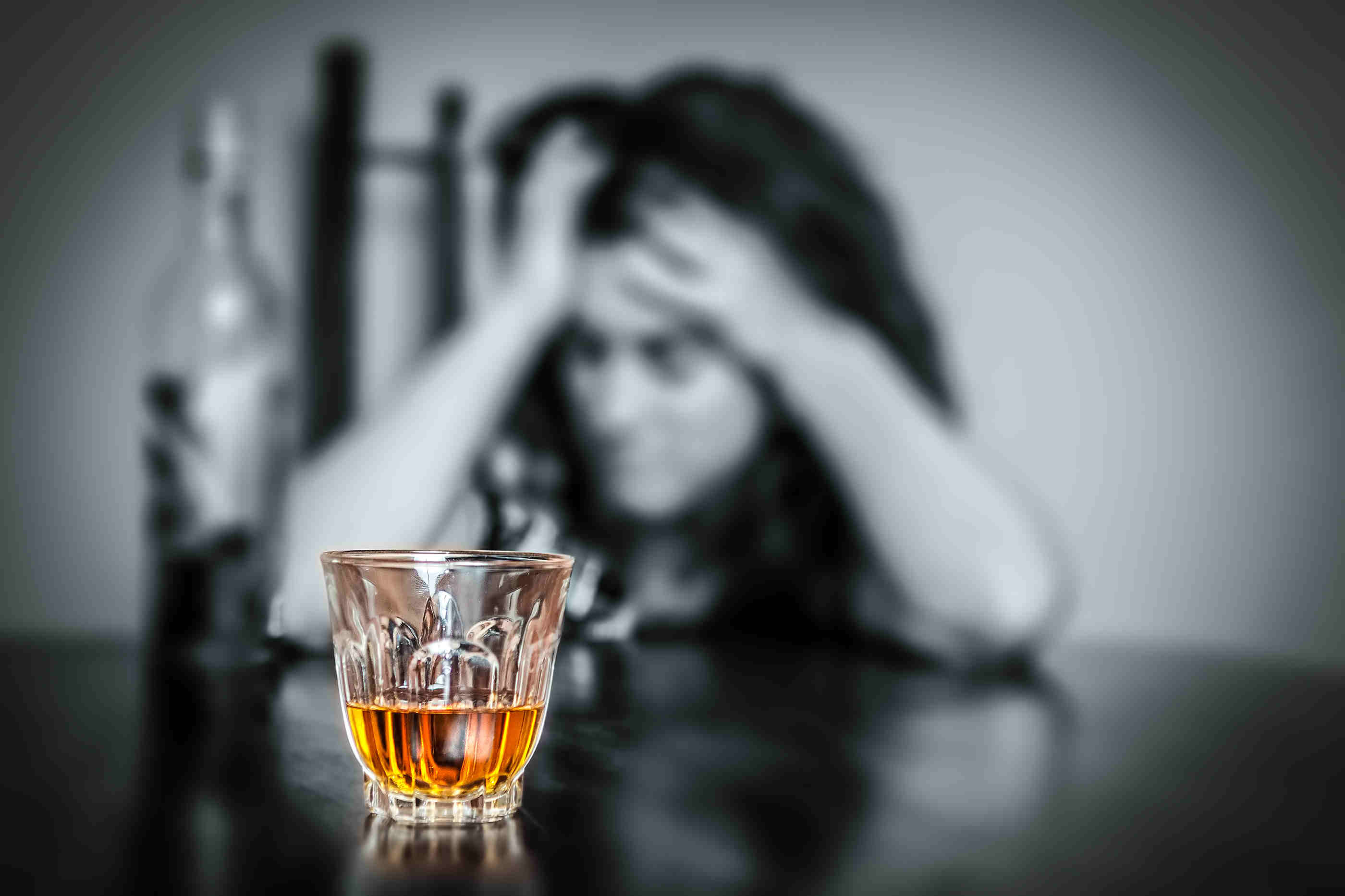 Symptoms of alcohol addiction and remedies